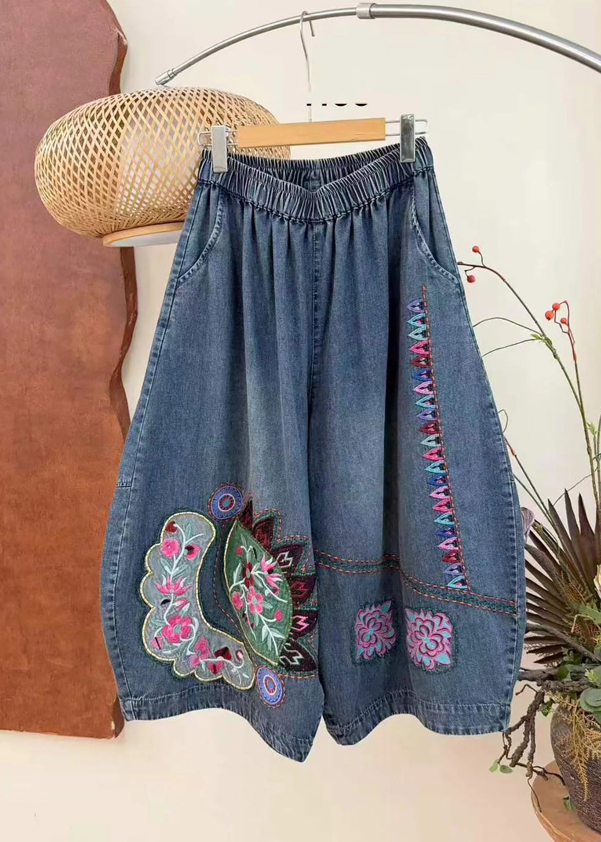 Dame Crop Jeans Med Broderi og Elastisk Talje 4