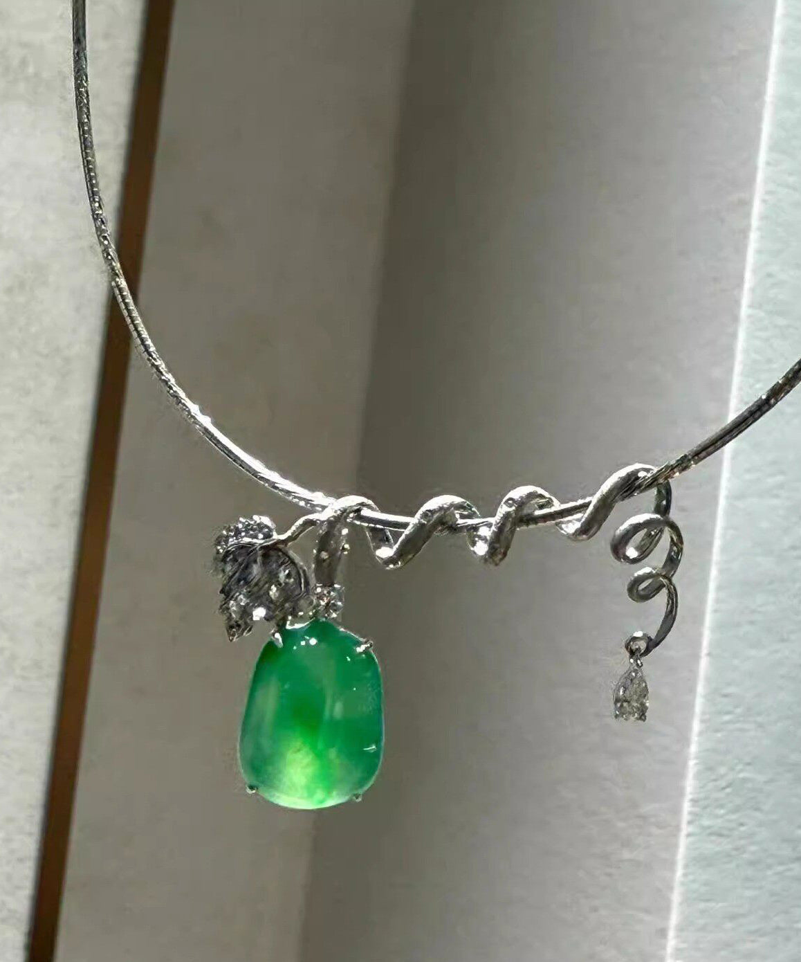 Dame Halskæde Kort Vedhæng Med Zircon Jade Detaljer 1