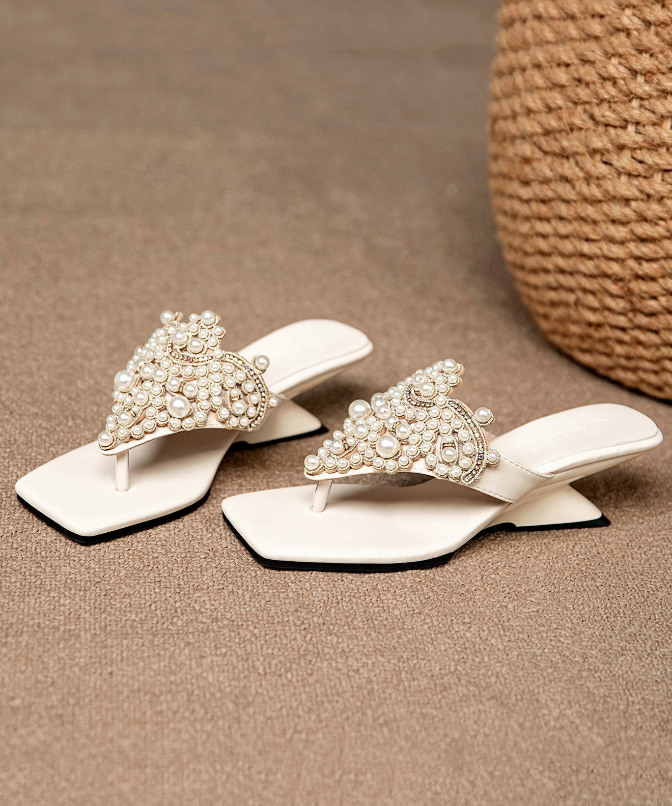 Dame Kile Flip Flops med Perle Detaljer 4