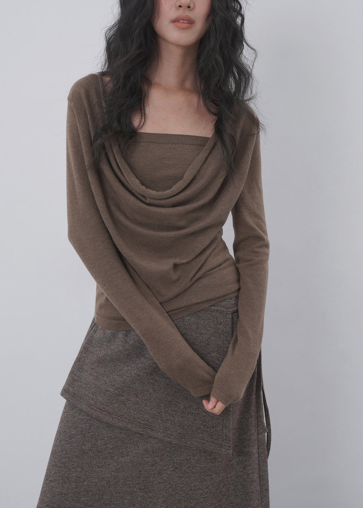 Dame Langærmet Cowl-Neck Skjorte med Falsk To-delt Design 1