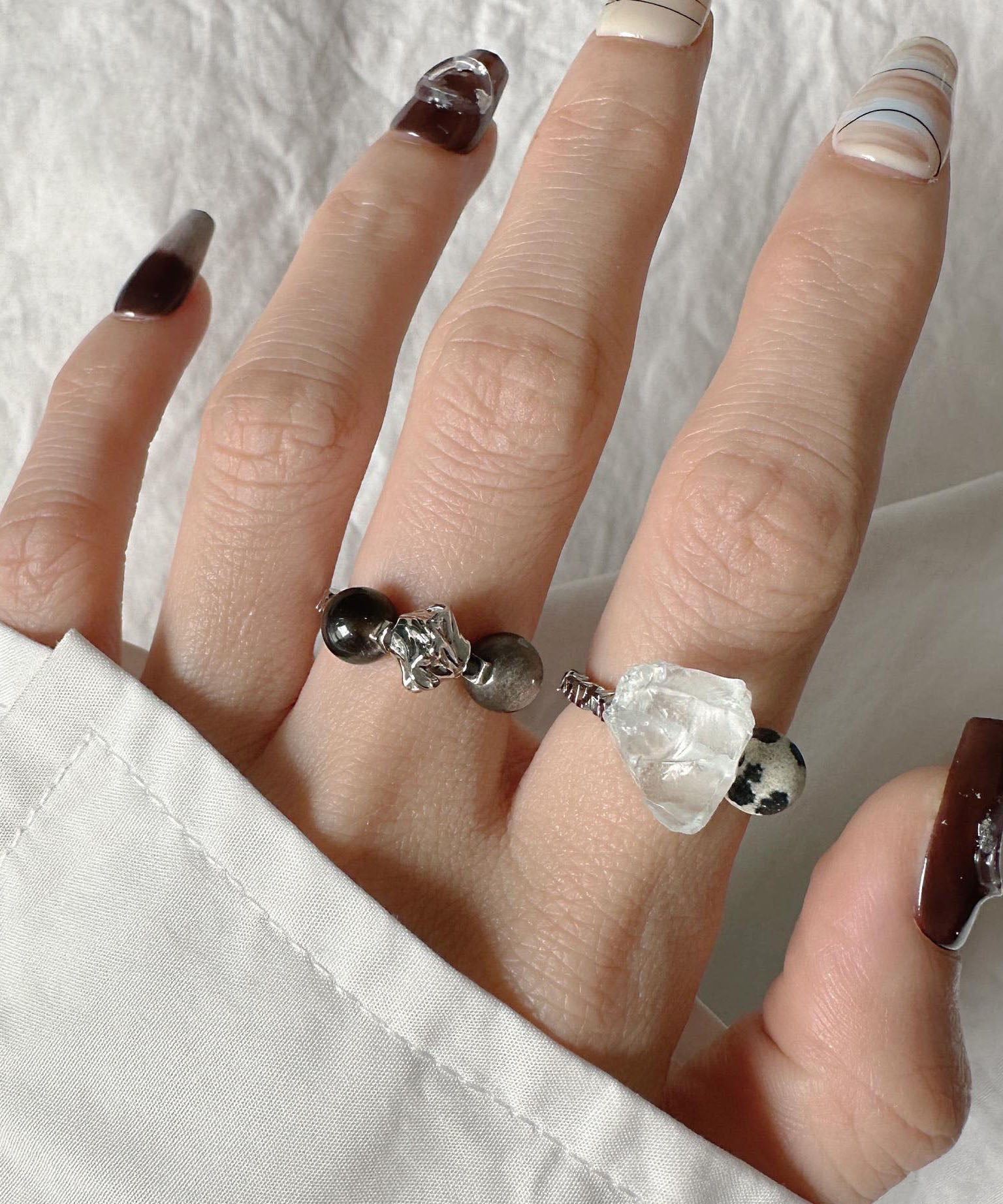 Dame Ring med Krystalsten og Knust Sølv Design 1