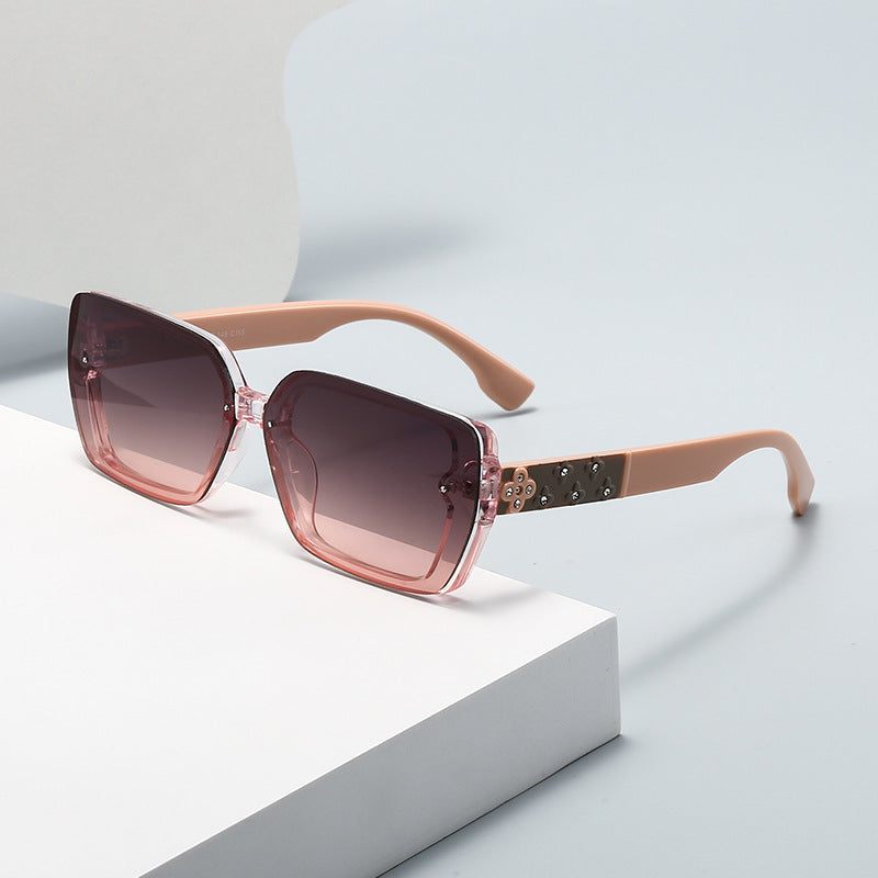 Dame Solbriller Med Ekstravagante Detaljer - Trendy UV-Beskyttelse 1