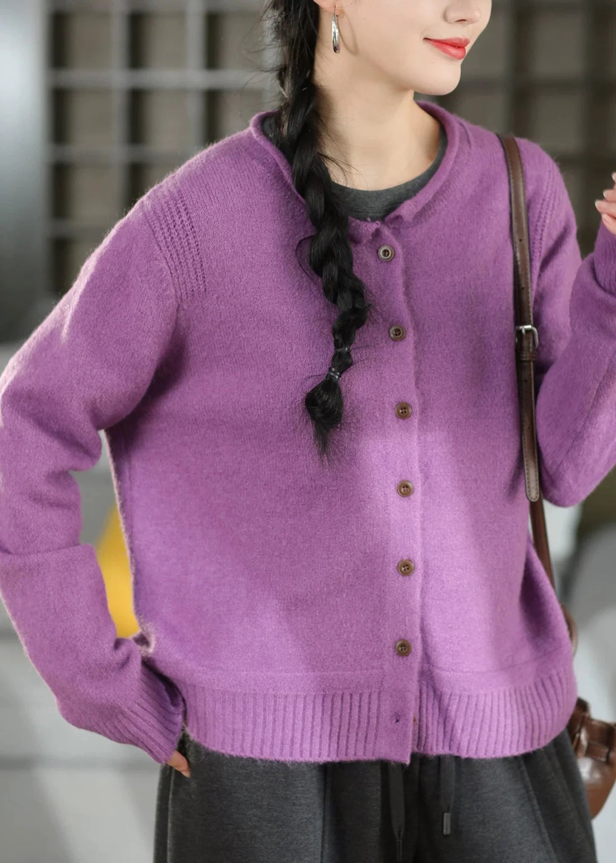 Dame Strikcardigan med O-hals og Knapper i Patchworkstil 2