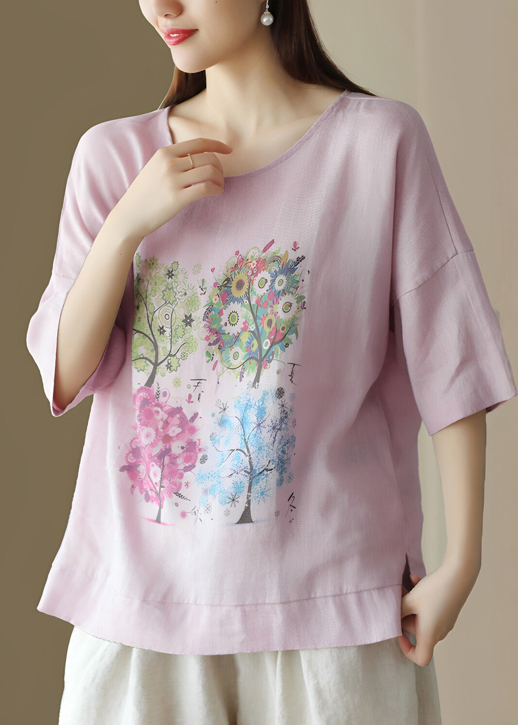 Dame T-shirt med O-hals og print i sommerstil 1