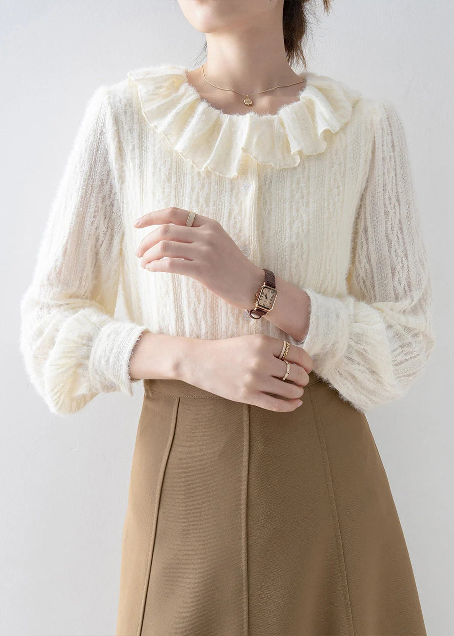 Damebluse med Peter Pan-krave og blonde i efterårsstil 3