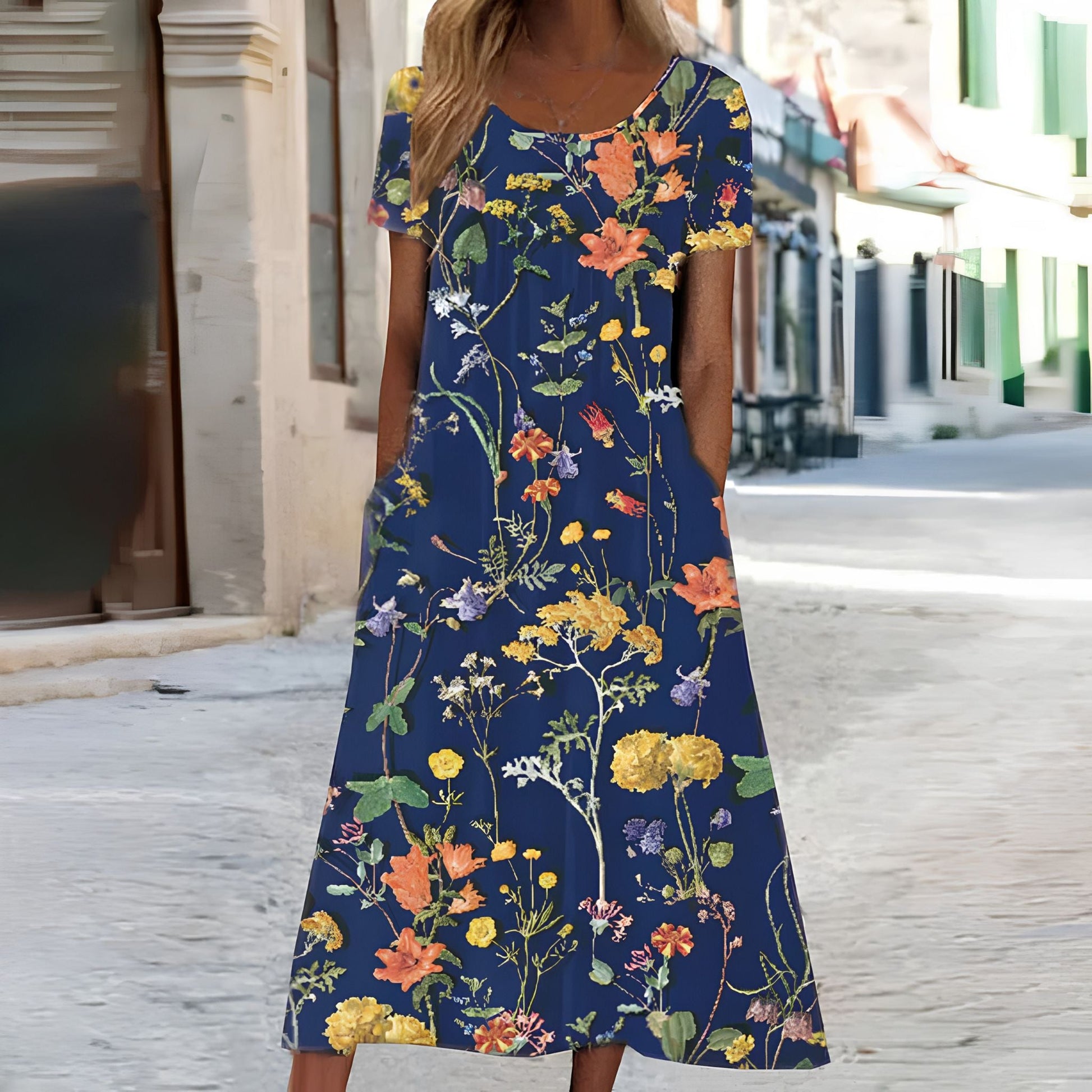 Damekjole med blomstermønster og stilfuldt design 4