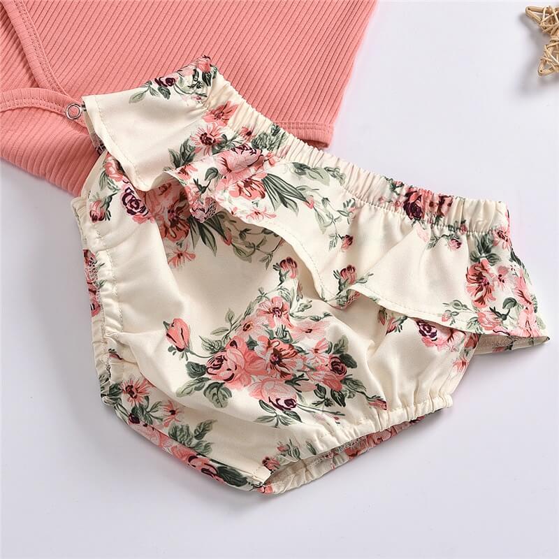 Flæseflæse med ribbet blomstret shortsæt