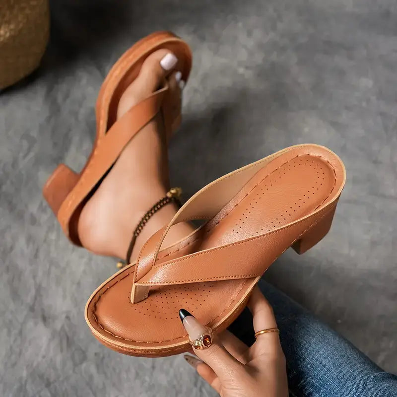 Hjemmesko Dame med Hæl og Åbent Design - Komfortabel og Stilfuld Footwear 2