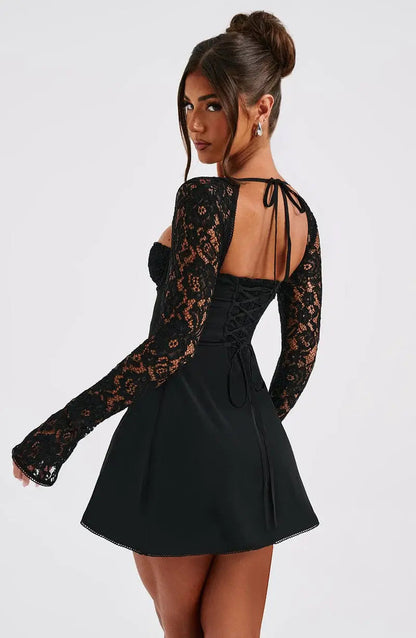 Kvinders Bodycon Mini Kjole med Blondeærmer 3