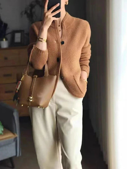 Kvinders Cardigan med Klassisk Design 1