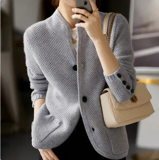 Kvinders Cardigan med Klassisk Design 2