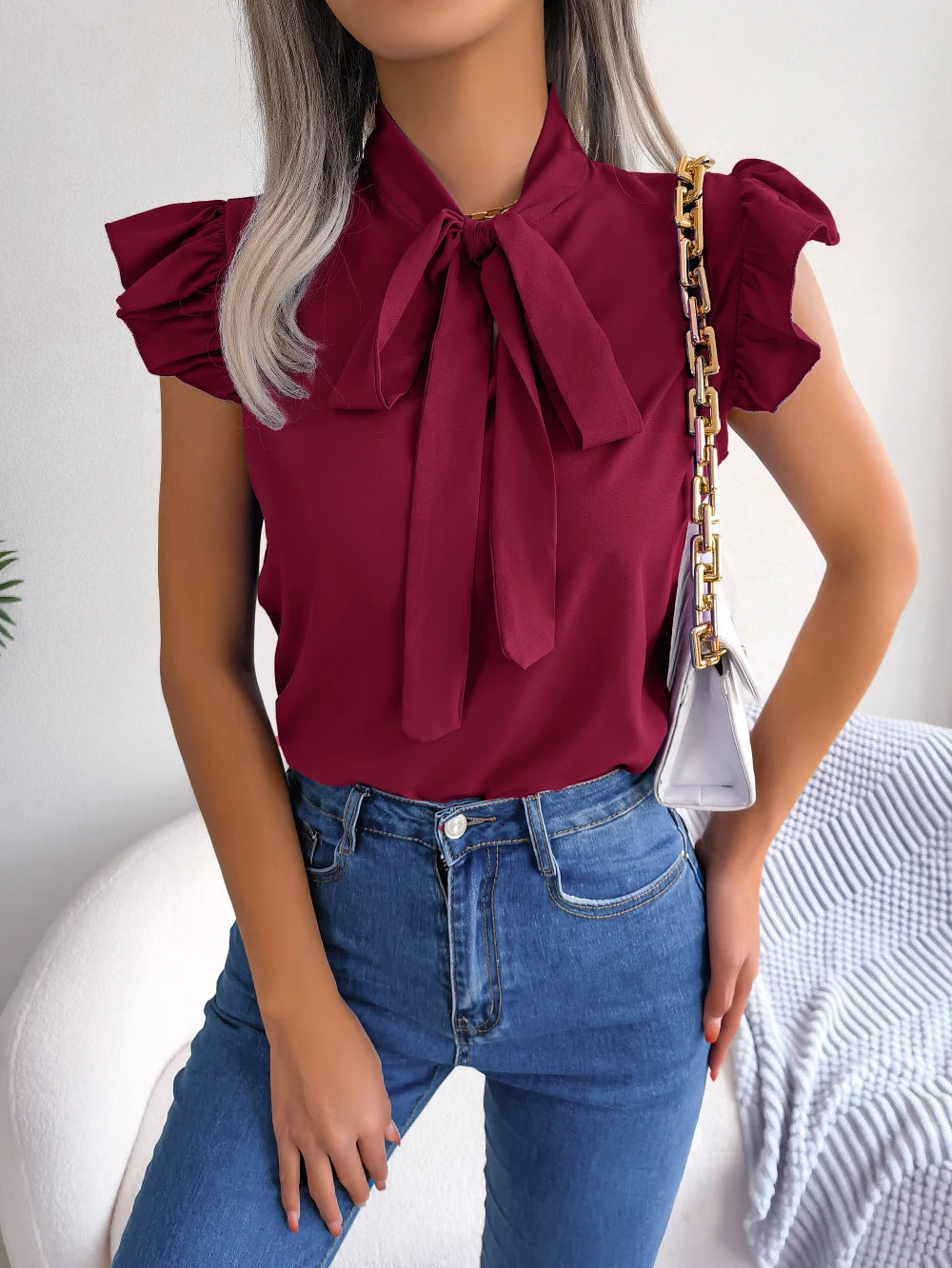 Kvinders Chiffonbluse med Flæser og V-hals 3