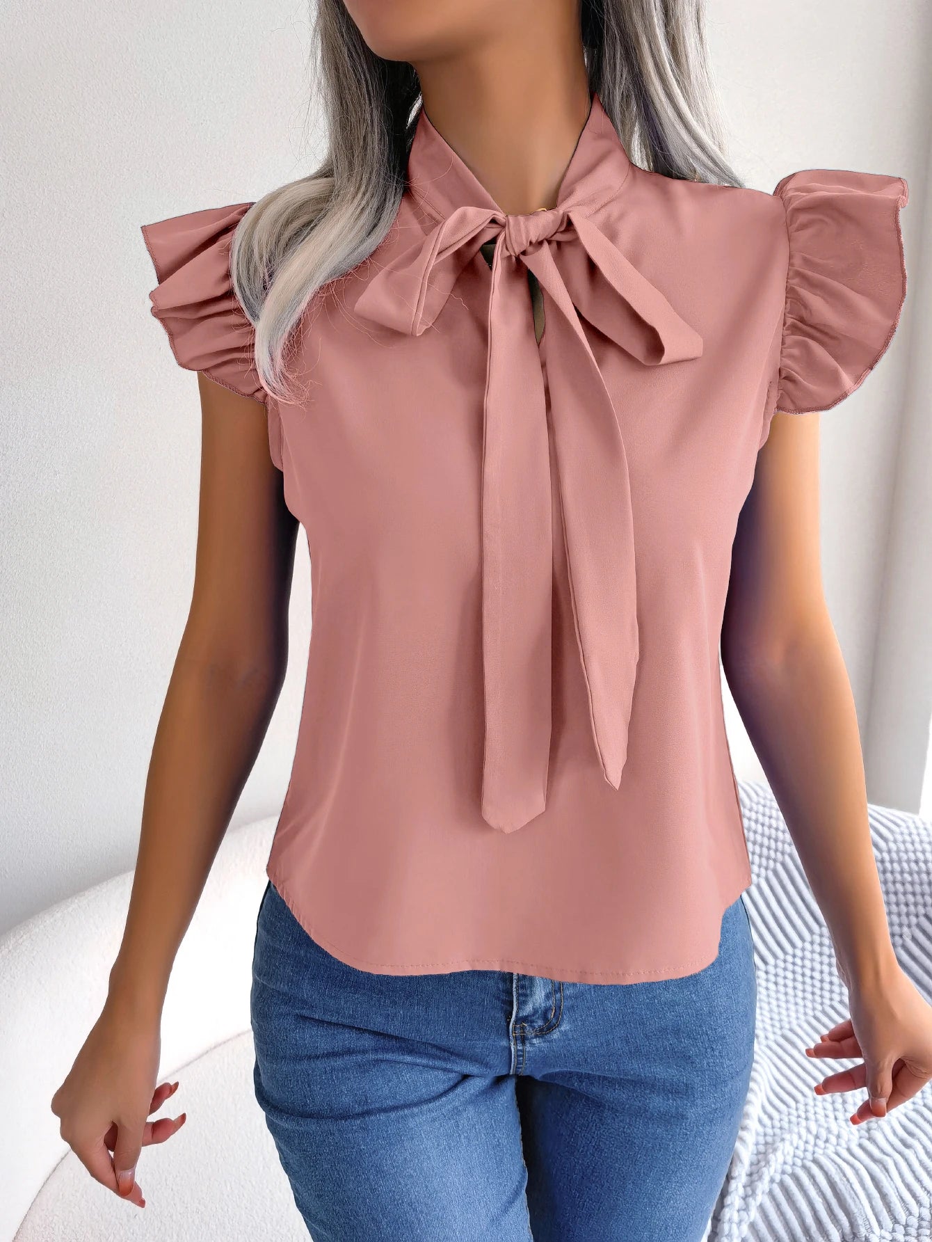 Kvinders Chiffonbluse med Flæser og V-hals 6