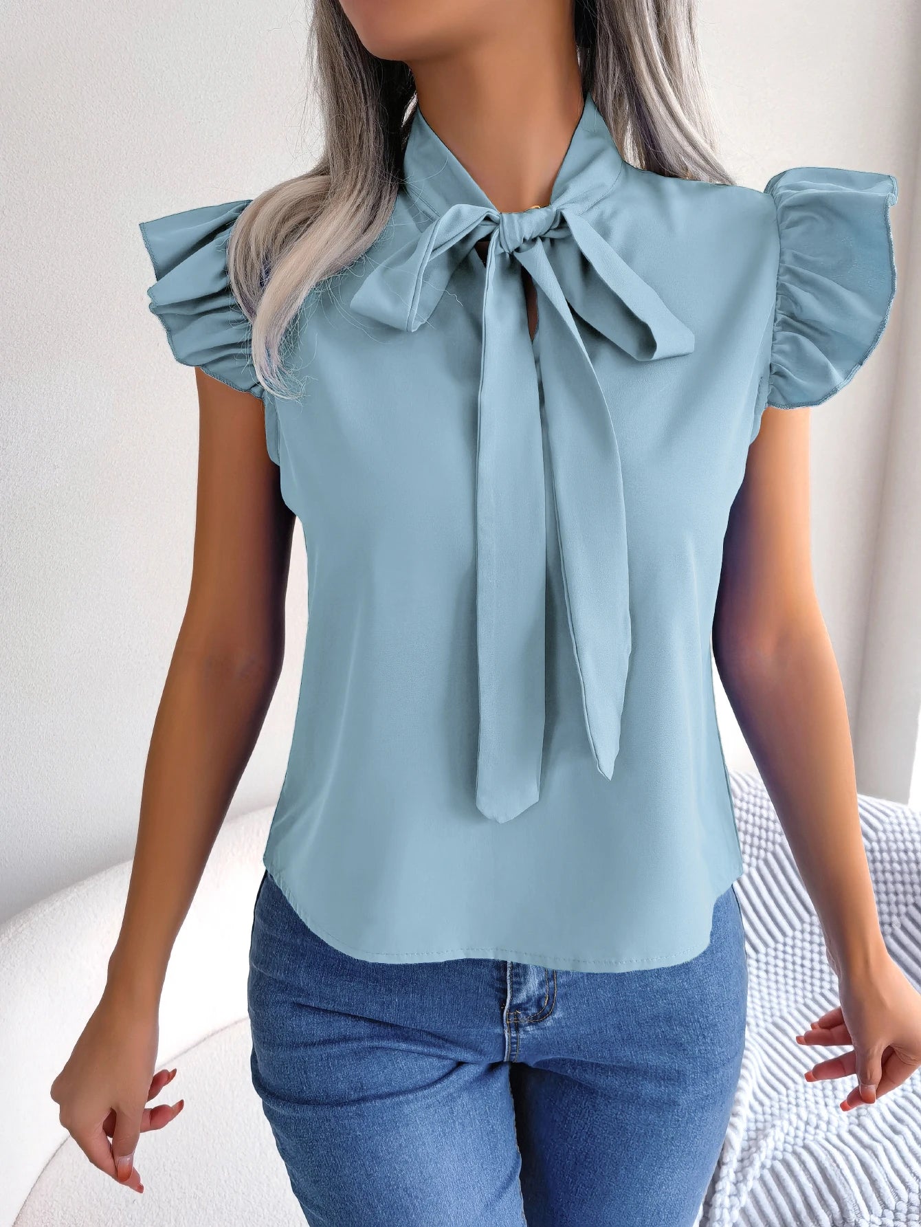 Kvinders Chiffonbluse med Flæser og V-hals 7