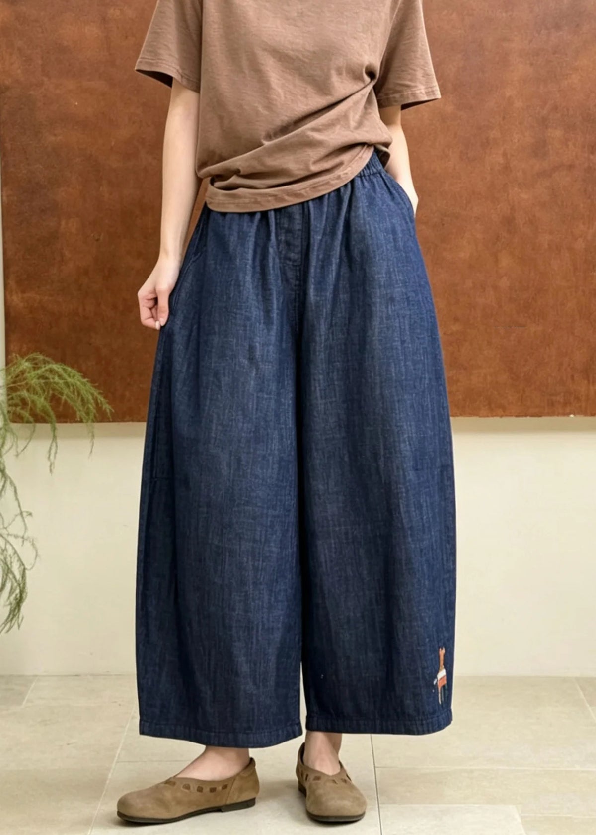 Kvinders Denim Bukser Med Broderi Og Elastisk Talje 4
