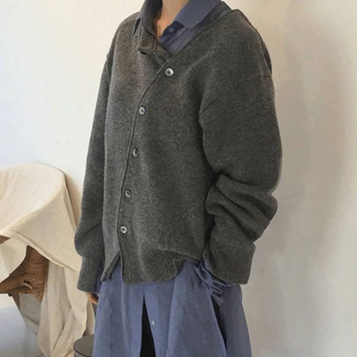 Kvinders Kashmir Cardigan med Asymmetrisk Knappedetaljer 4