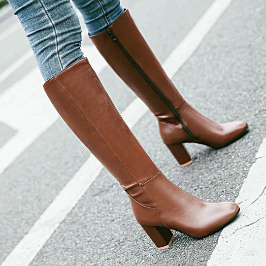 Kvinders Knæhøjhælede Støvler Med Stilfuld Silhuet 3
