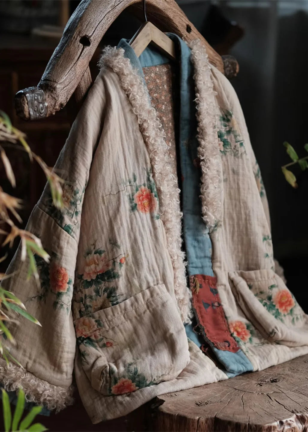 Kvinders Patchwork Jakke med Boho Print og Lommedetaljer 1