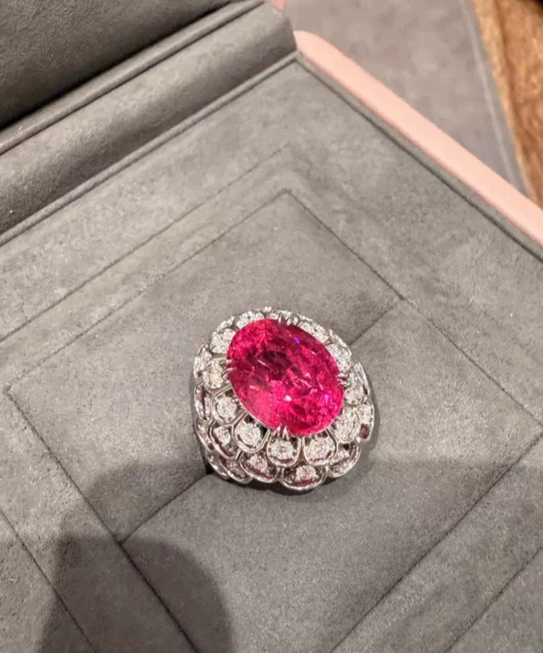 Kvinders Ring med Zircon Detaljer 4