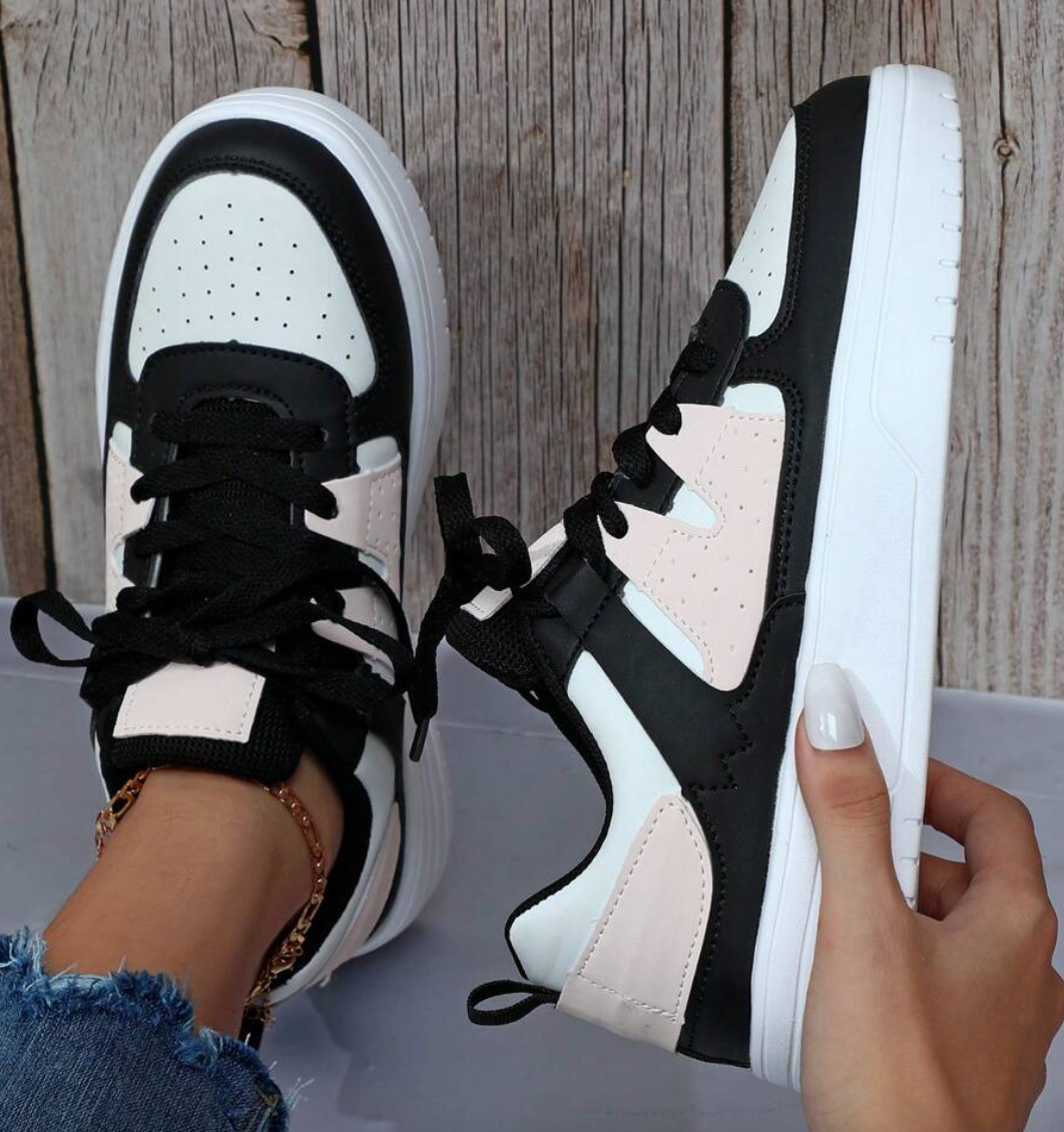 Kvinders Sneakers med Unikt Design 11