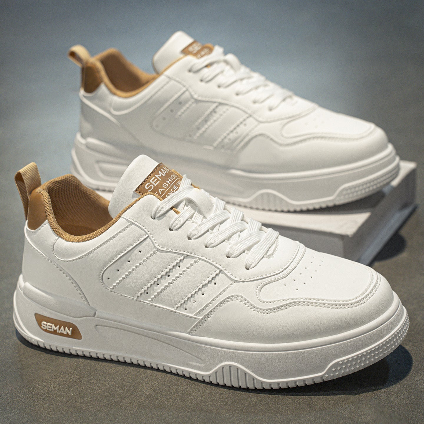 Kvinders Sporty Sneakers med Robust Design 1