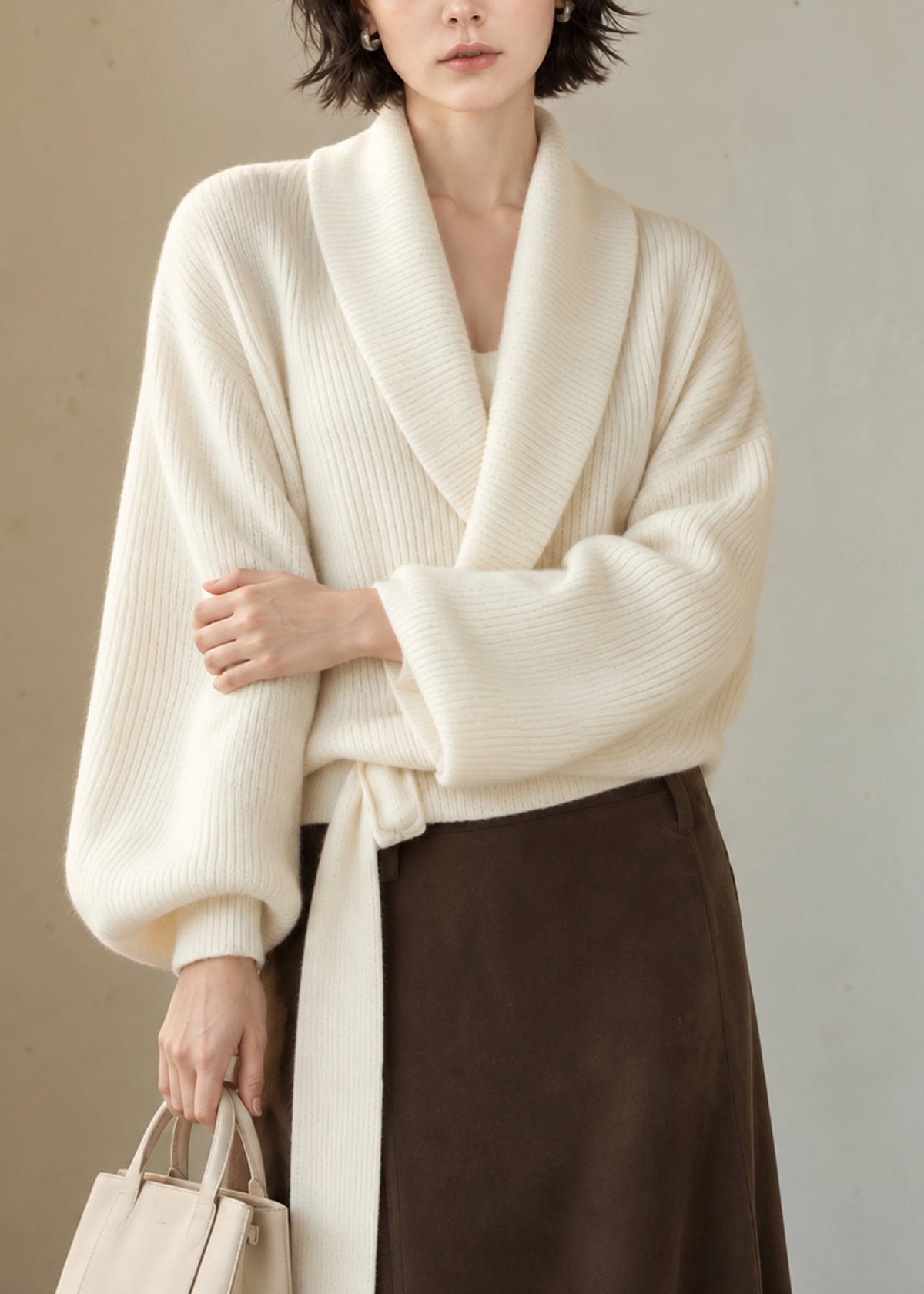 Kvinders Strikket Sweater med Slå-om Design og Lanterneærmer 1
