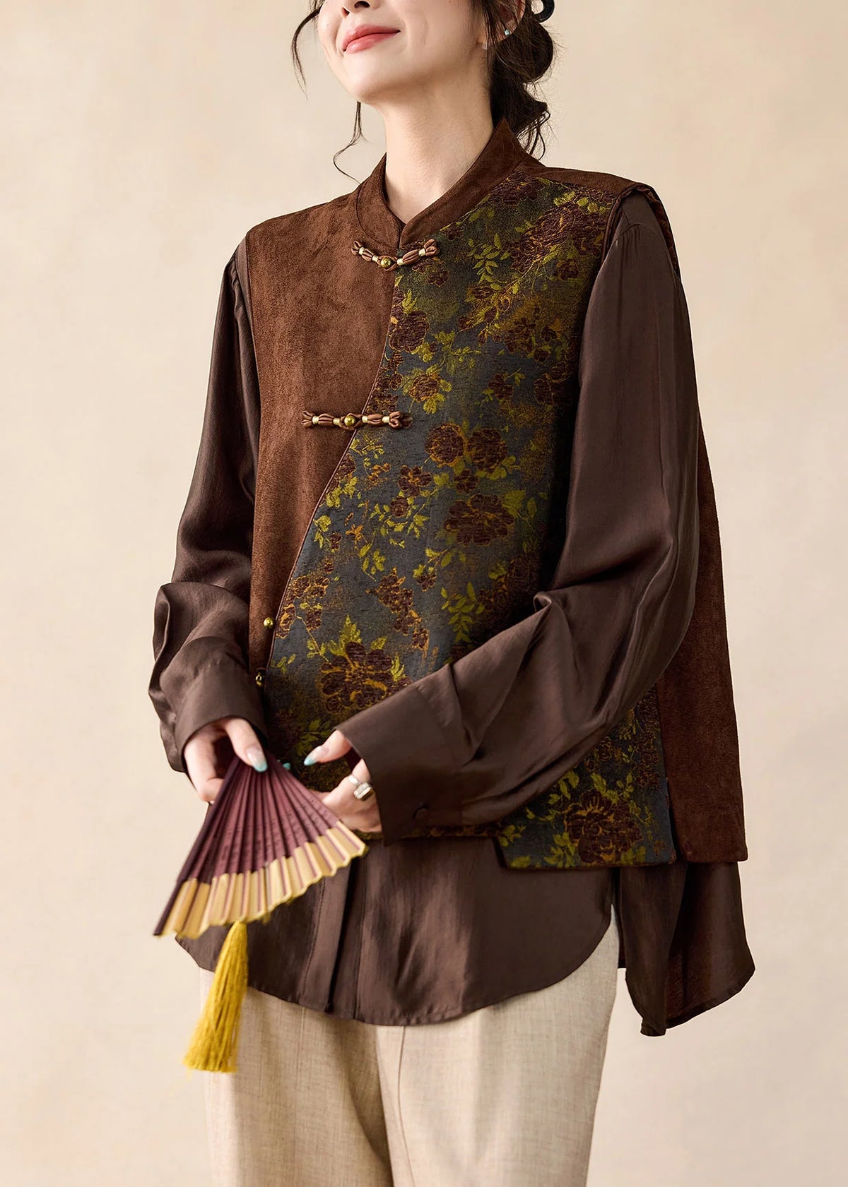 Kvinders Vest med Standkrave og Asymmetrisk Patchwork 1