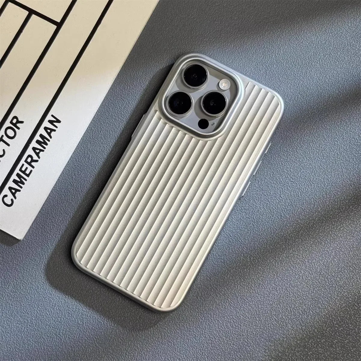 Minimalistisk Telefonetui med Ribbet Design 1