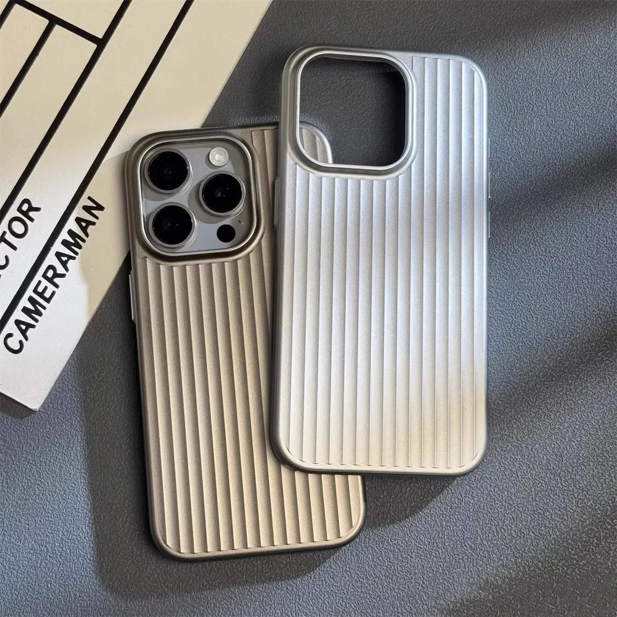 Minimalistisk Telefonetui med Ribbet Design 5