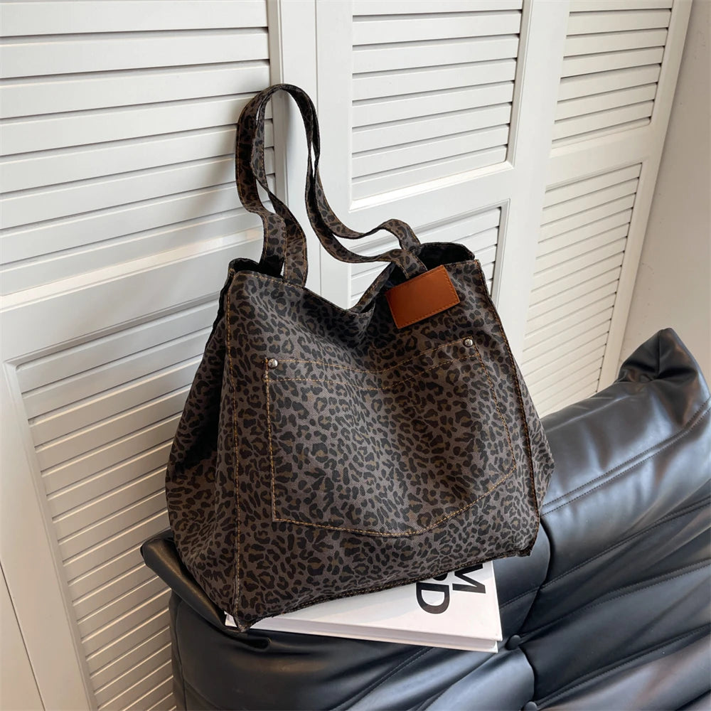 Overdimensioneret skuldertaske med leopardprint