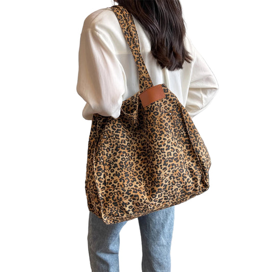 Overdimensioneret skuldertaske med leopardprint