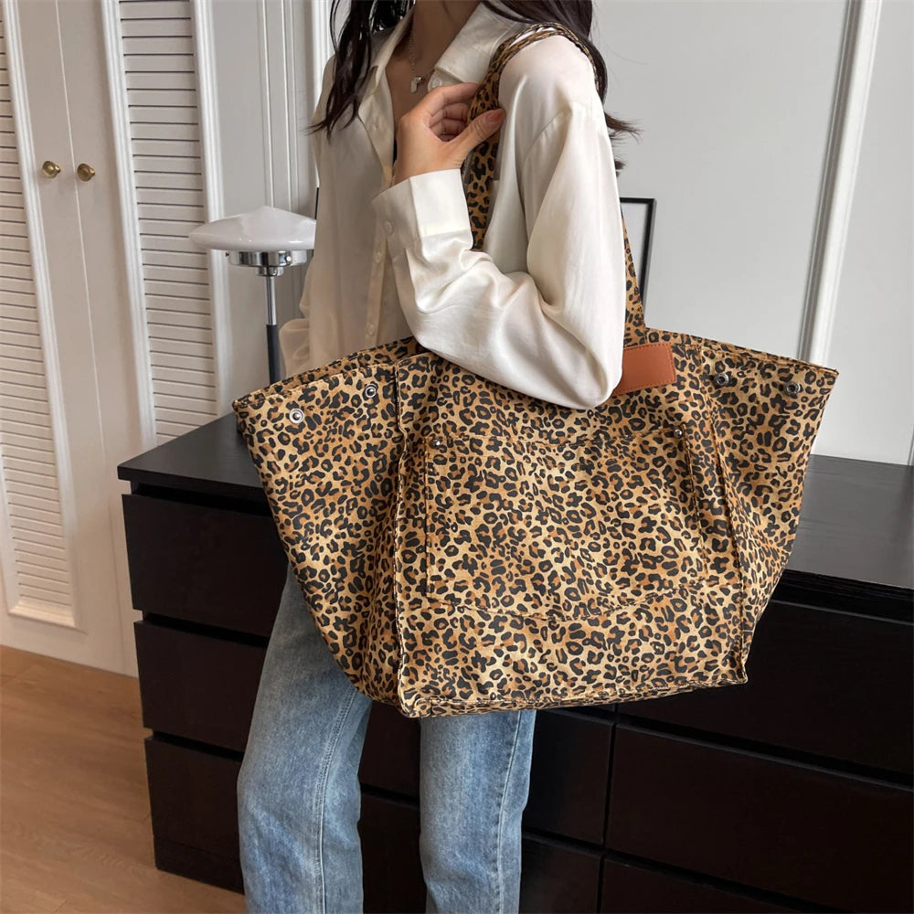 Overdimensioneret skuldertaske med leopardprint