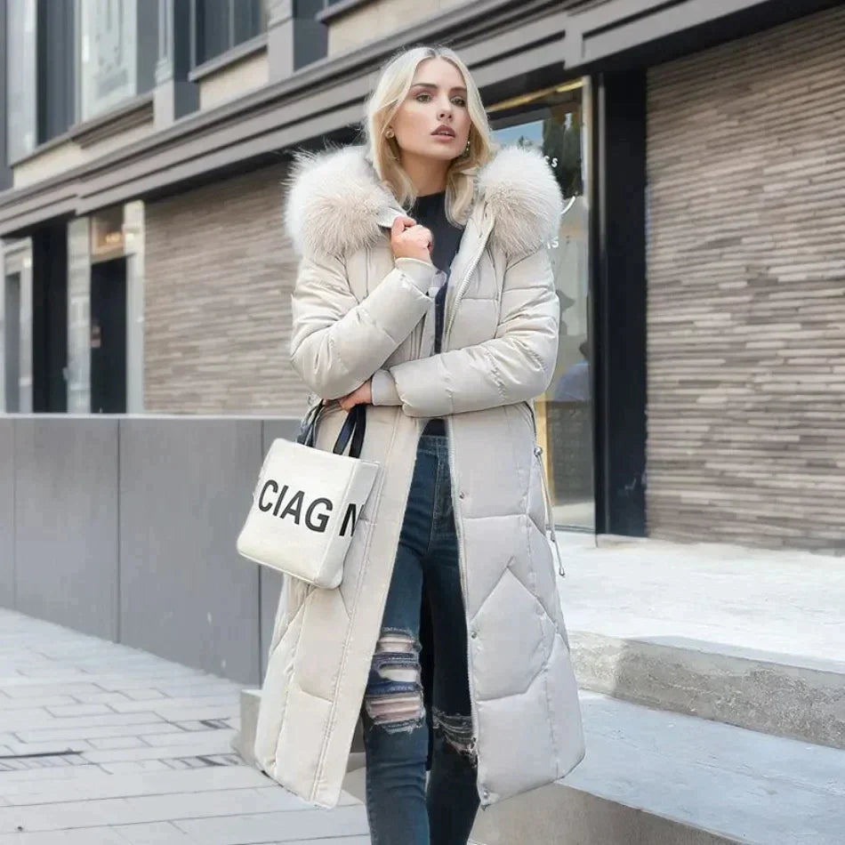 Uldfrakke Dame Med Stilfuldt Design Og Imitation Pels Detaljer 4