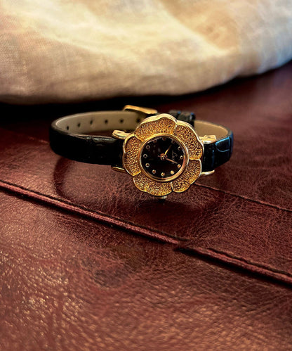 Unisex Armbåndsur med Camellia Quartz Design 1
