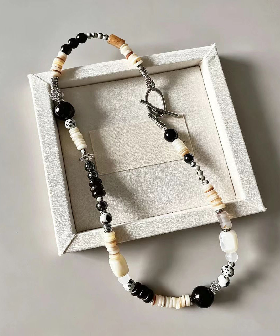 Unisex Halskæde Boho Stil med Naturlige Sten og Kokosskal Perler 2