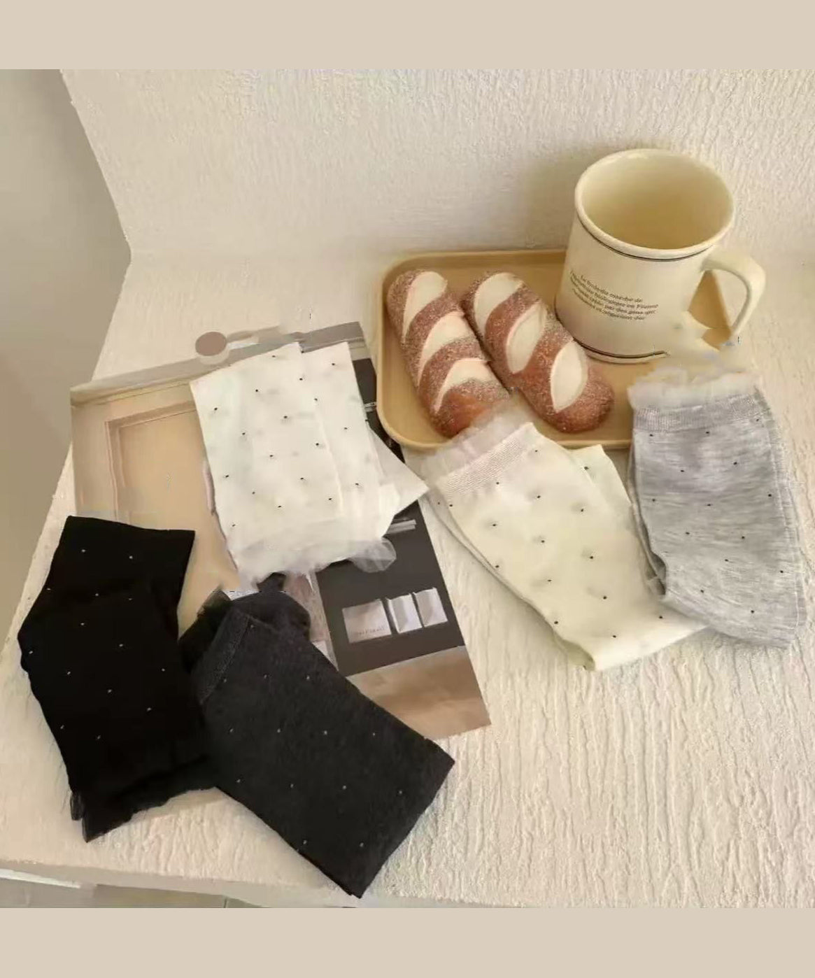Unisex Mid Calf Sokker Med Prikmønster Komfortabel Stilfuld Design 4
