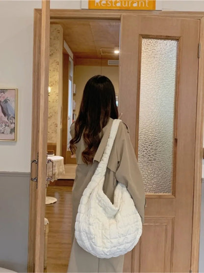 Unisex Skuldertaske Rummelig Med Praktiske Lommer 3