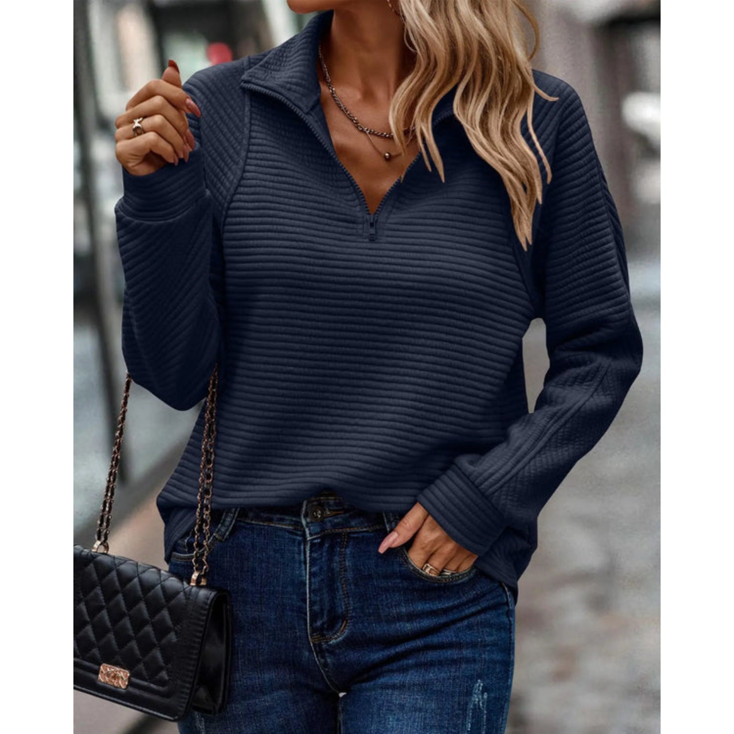 Variant image for Kvinders V-hals Sweater i Blød Bomulds- og Silke Blanding-26